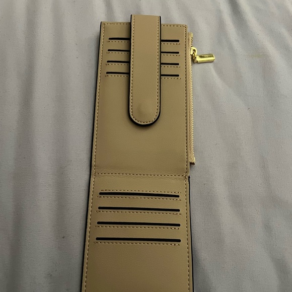 Wallet - Picture 1 of 6